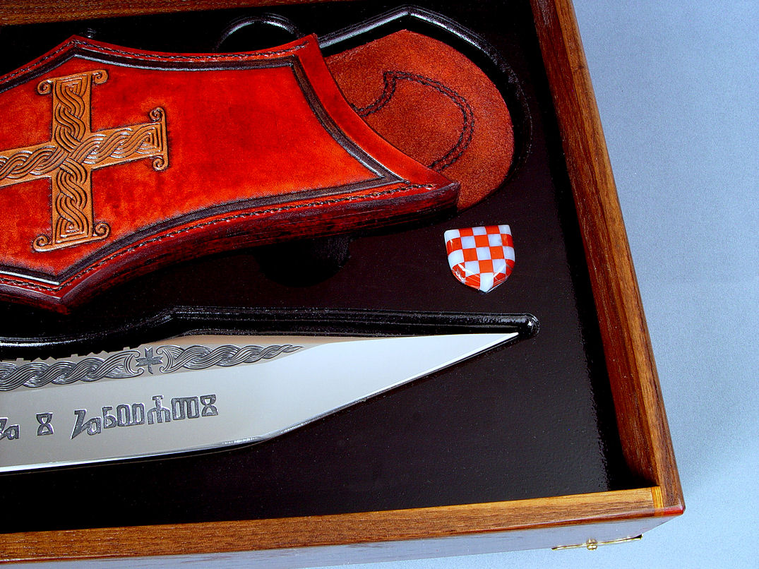 "Duhovni Ratnik" in case view. Case interior is Cherry hardwood and Ebonized Poplar, varnished and sealed, with Engraved brass and lacquered aluminum nameplate.